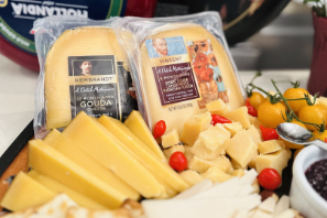 Vibrant Edam and Goat Cheese Board